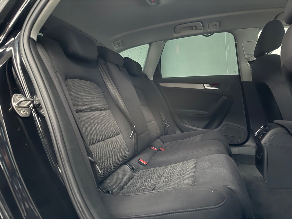 Audi A4 2,0 TDi 190 S-line Avant Multitr. 5d