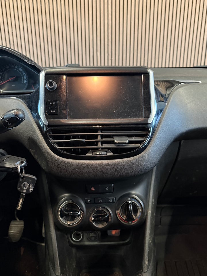 Peugeot 208 1,6 e-HDi 92 Active 5d