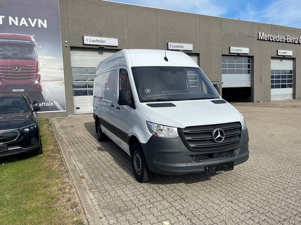 Mercedes Sprinter 319 2,0 CDi A2 Kassevogn aut. RWD