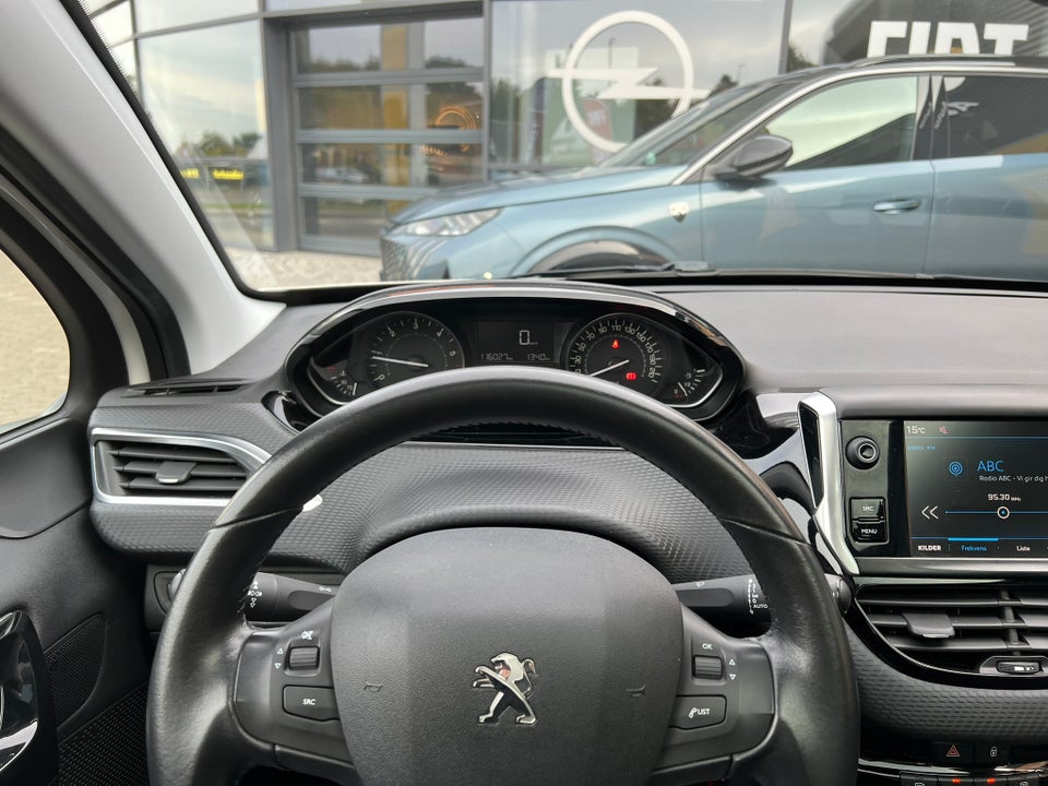 Peugeot 208 1,6 BlueHDi 100 Allure Sky 5d