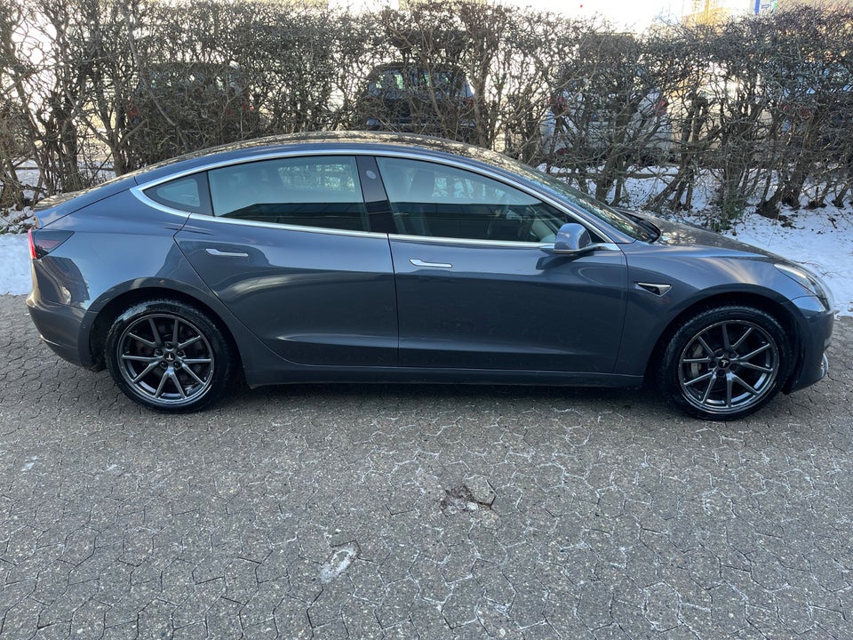 Tesla Model 3 Long Range AWD 4d