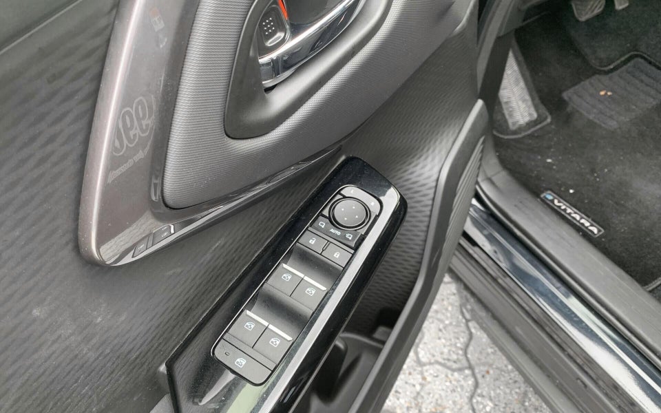 Suzuki eVitara 61 Active 5d