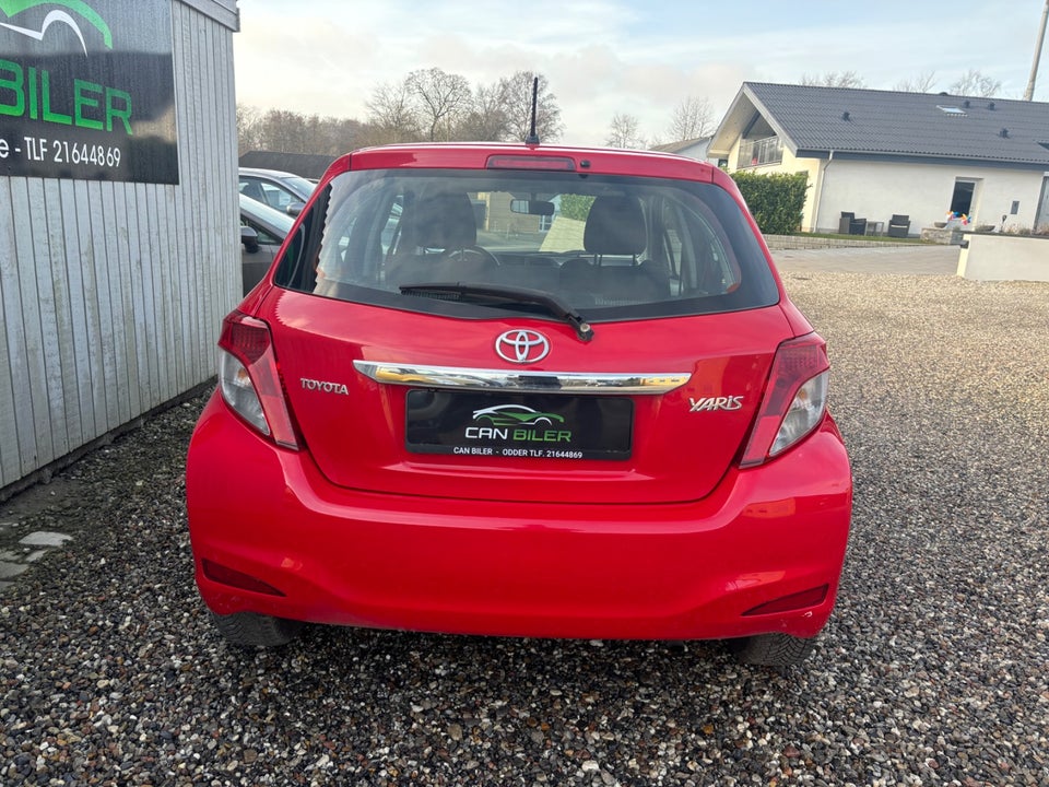 Toyota Yaris 1,0 VVT-i T1 5d