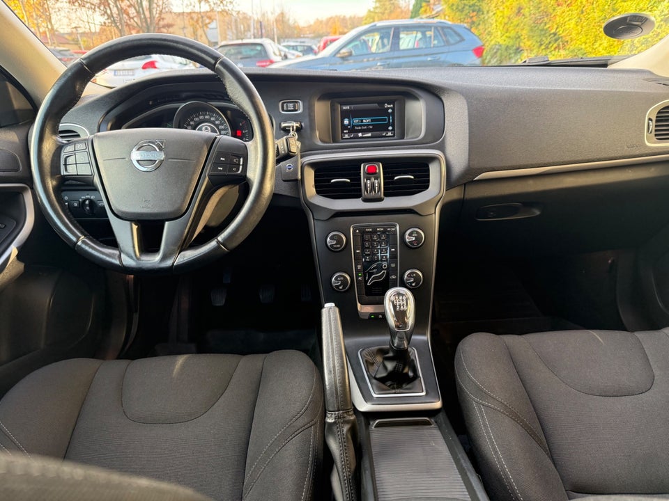 Volvo V40 1,6 D2 115 Kinetic 5d