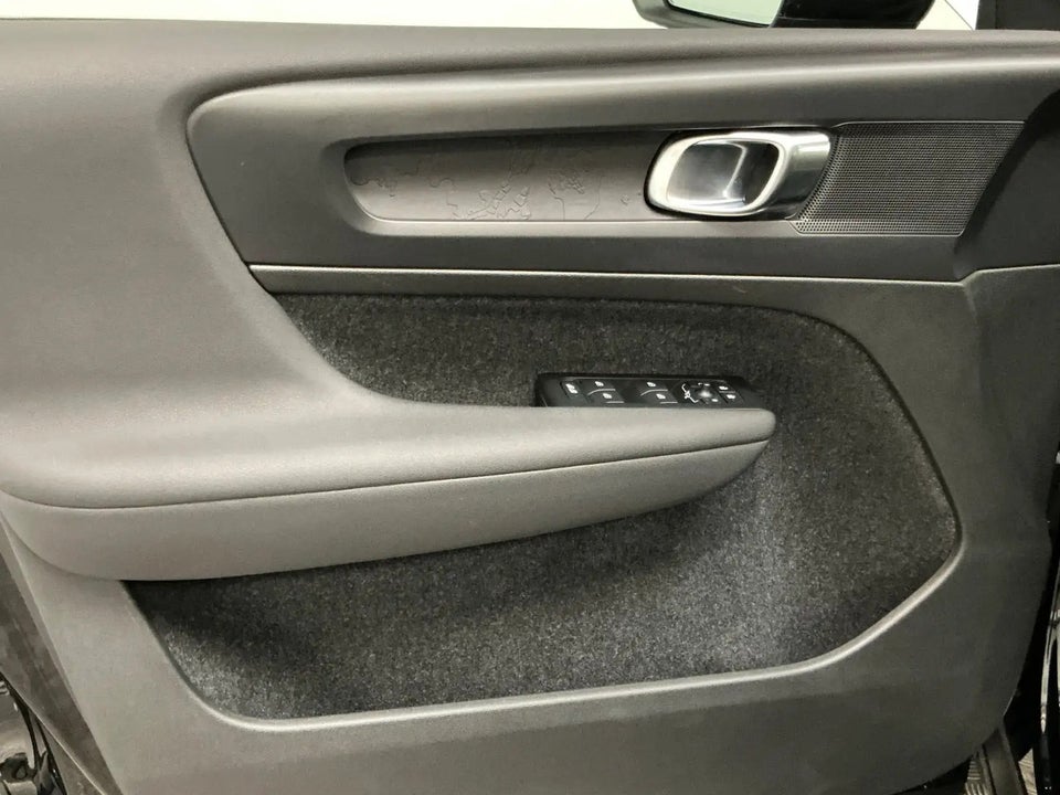 Volvo XC40 P6 ReCharge Core 5d