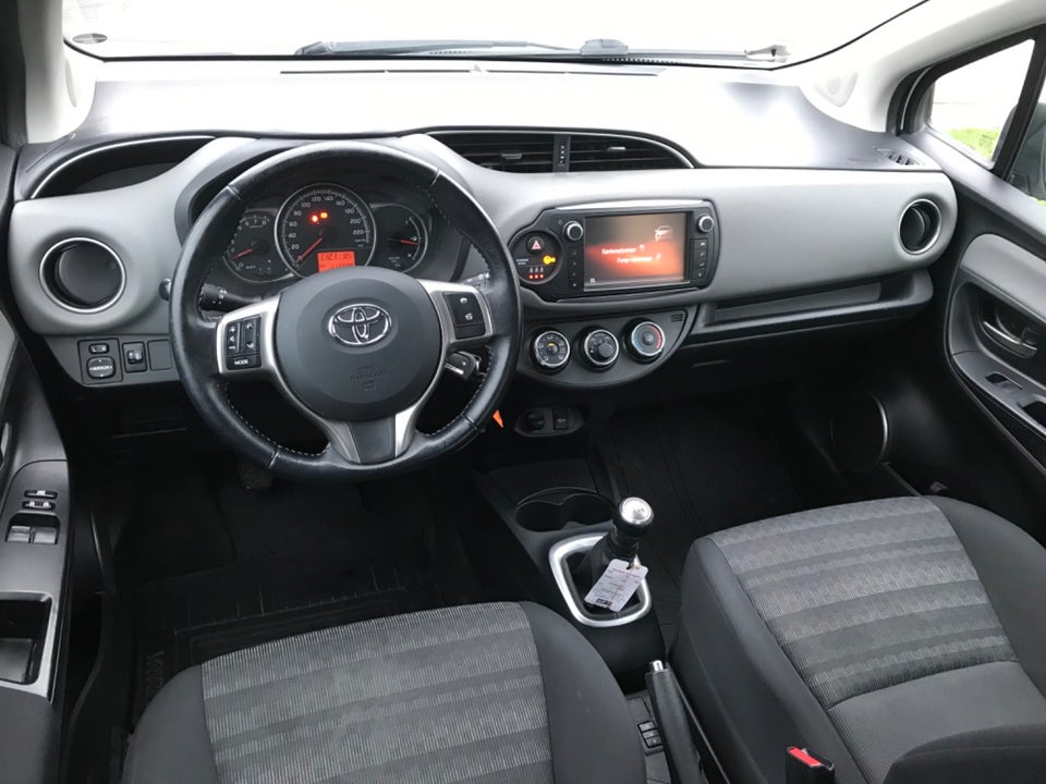 Toyota Yaris 1,0 VVT-i T2 5d