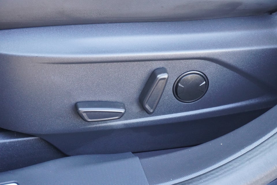 Ford Mustang Mach-E 88 Extended Range AWD 5d