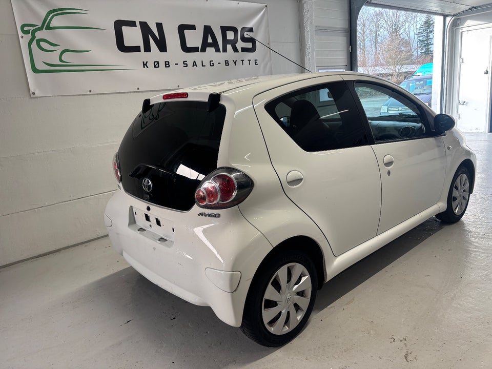 Toyota Aygo 1,0 VVT-i T2 5d