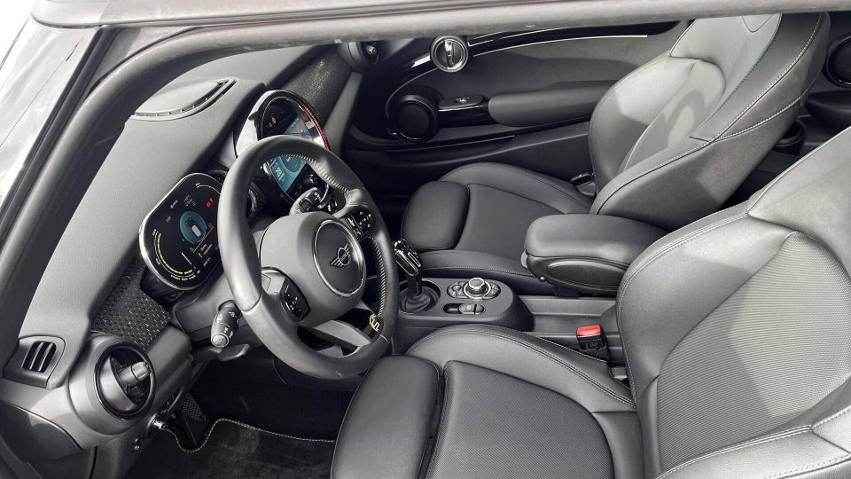 MINI Cooper SE Classic Trim 3d