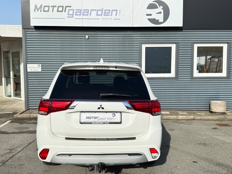 Mitsubishi Outlander 2,4 PHEV Intense CVT 4WD 5d