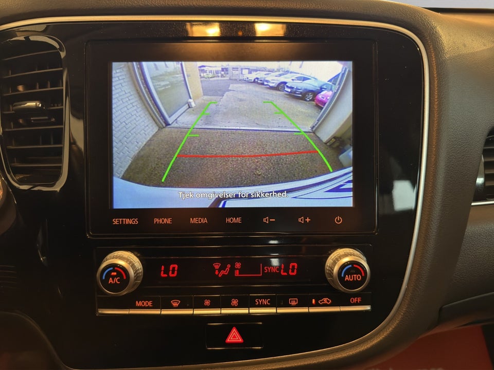 Mitsubishi Outlander 2,4 PHEV Invite CVT 4WD 5d