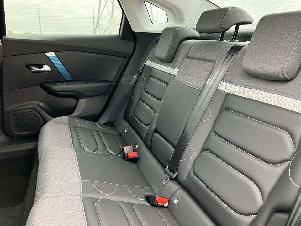 Citroën ë-C4 X 50 Shine 4d