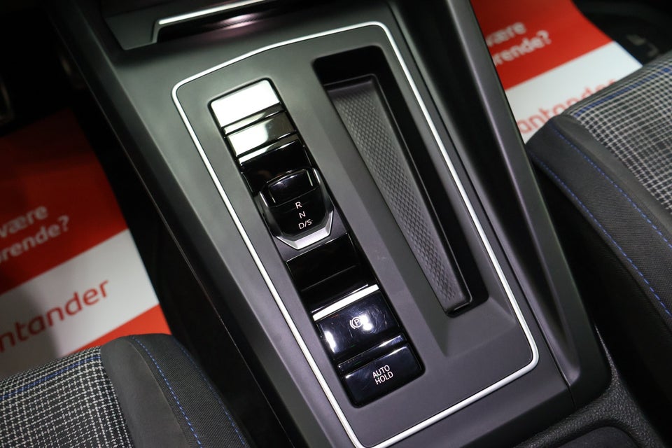 VW Golf VIII 1,4 GTE DSG 5d