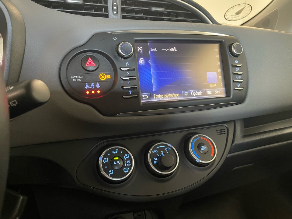 Toyota Yaris 1,0 VVT-i T2 5d