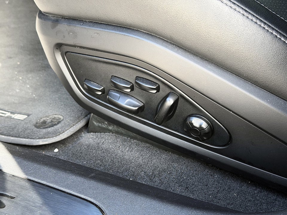 Porsche Taycan 4S Performance+ 4d