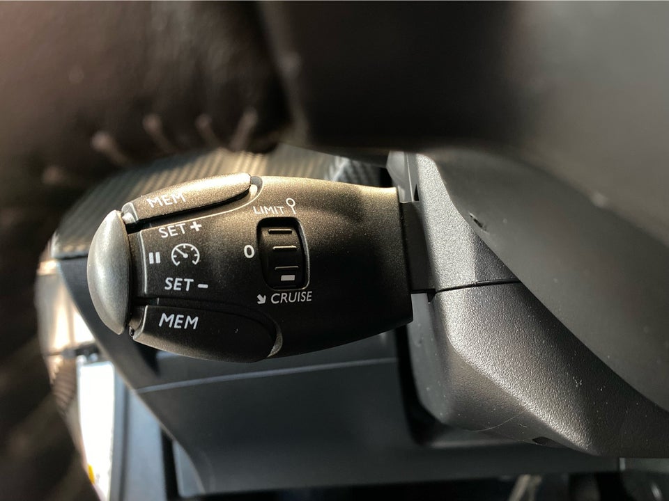 Peugeot e-2008 50 Allure Pack 5d