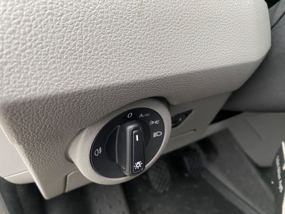 VW Transporter 2,0 TDi 110 Kassevogn lang