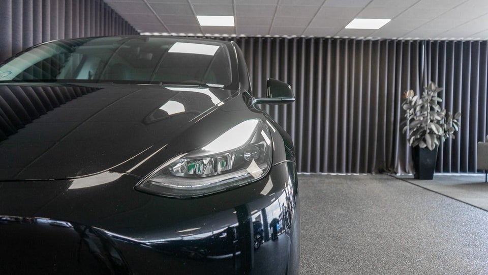 Tesla Model Y RWD 5d