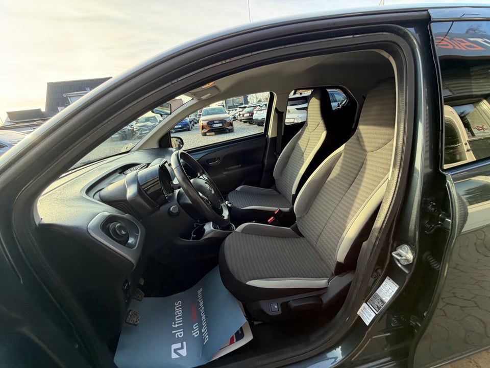 Toyota Aygo 1,0 VVT-i x-pression 5d