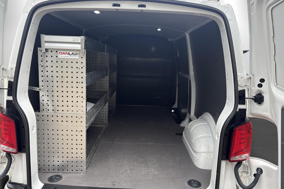 VW Transporter 2,0 TDi 150 Kassevogn DSG lang