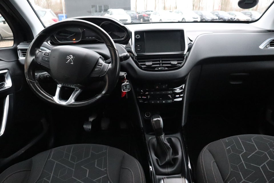 Peugeot 2008 1,2 e-THP 110 Desire Sky EAT6 5d