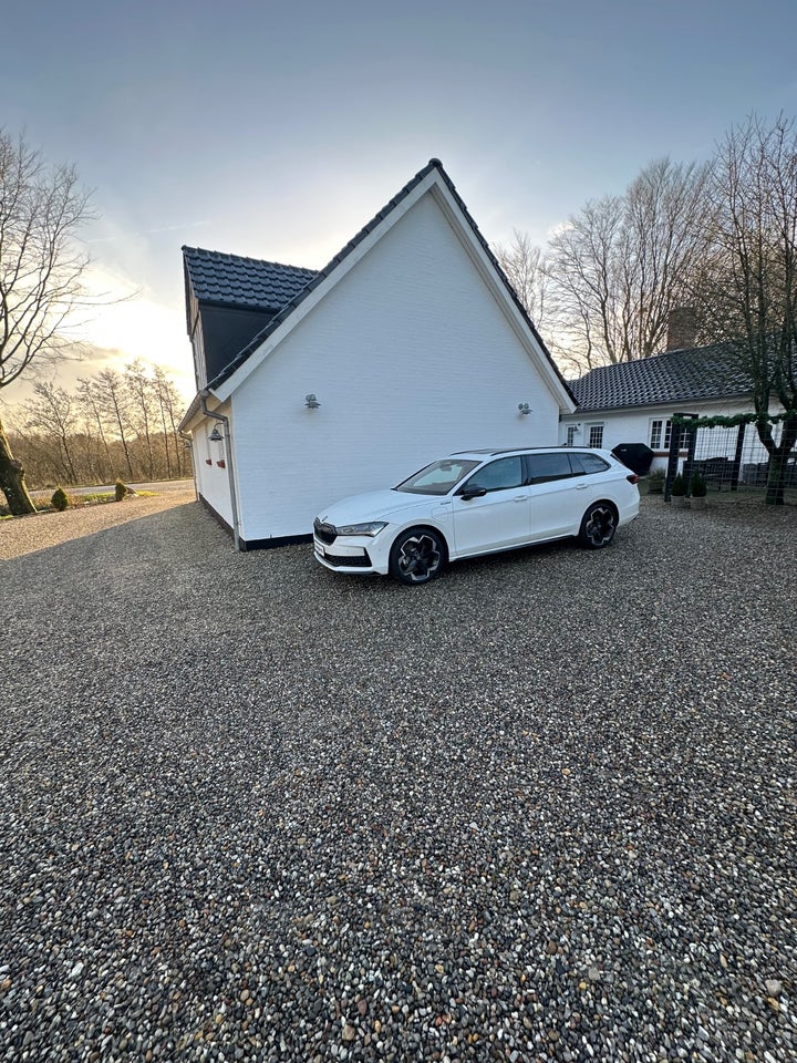 Skoda Superb 1,5 TSi iV Sportline Combi DSG 5d