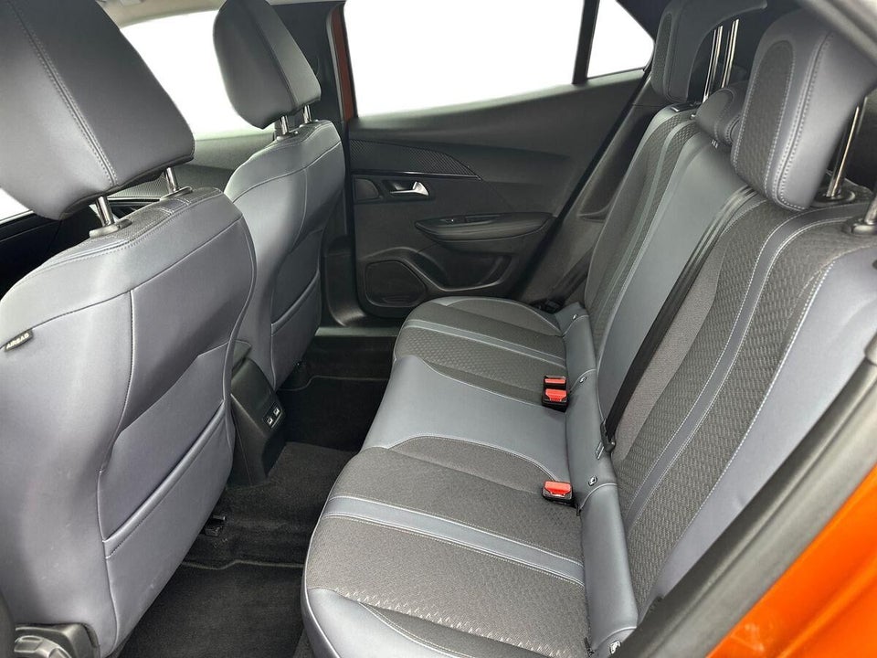 Peugeot 2008 1,5 BlueHDi 130 Allure Pack EAT8 5d