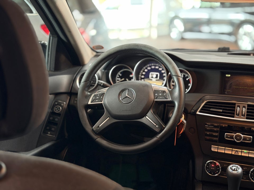 Mercedes C200 2,2 CDi Avantgarde stc. BE 5d