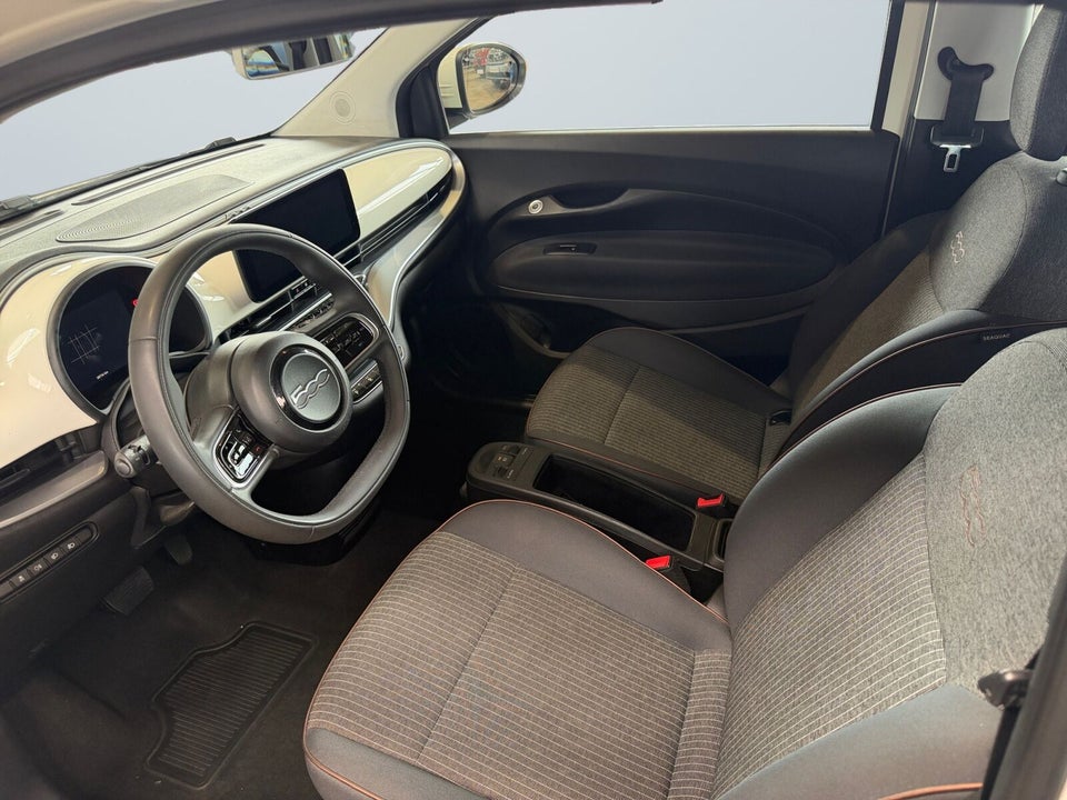 Fiat 500e 42 Icon 3d