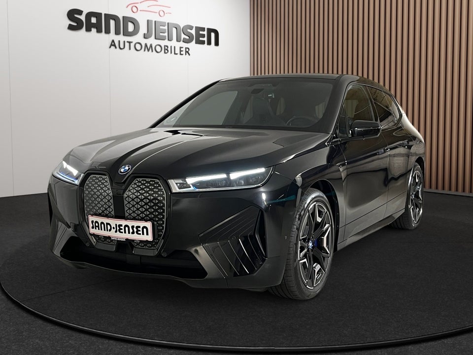 BMW iX xDrive40 Supercharged 5d