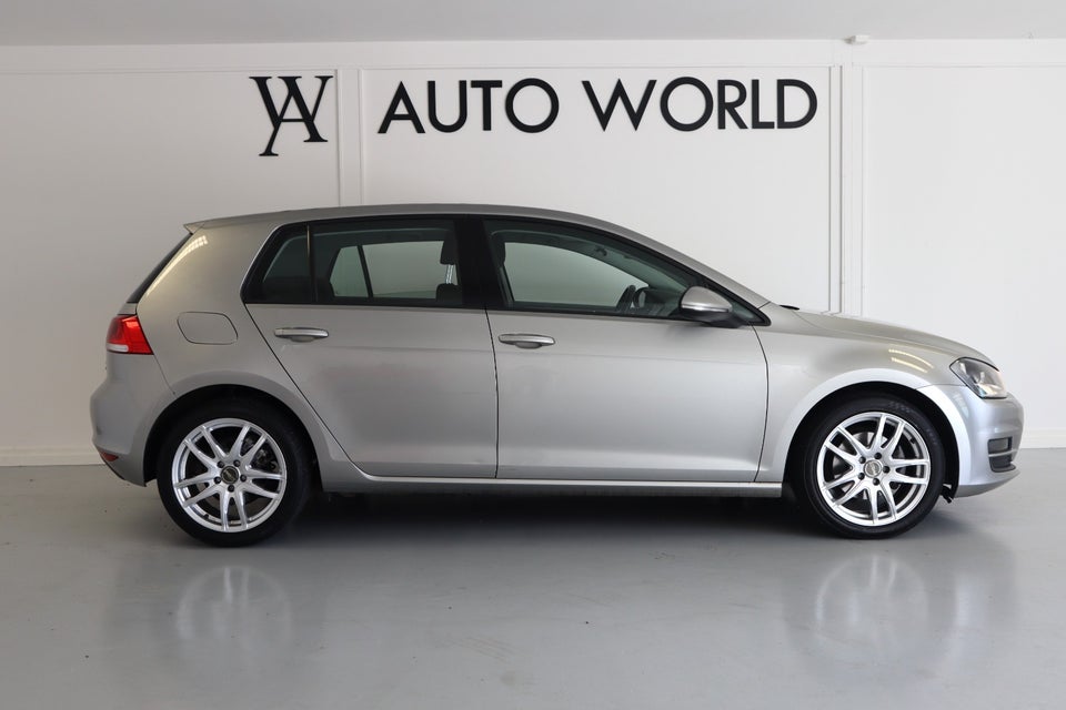 VW Golf VII 1,6 TDi 105 Comfortline DSG BMT 5d