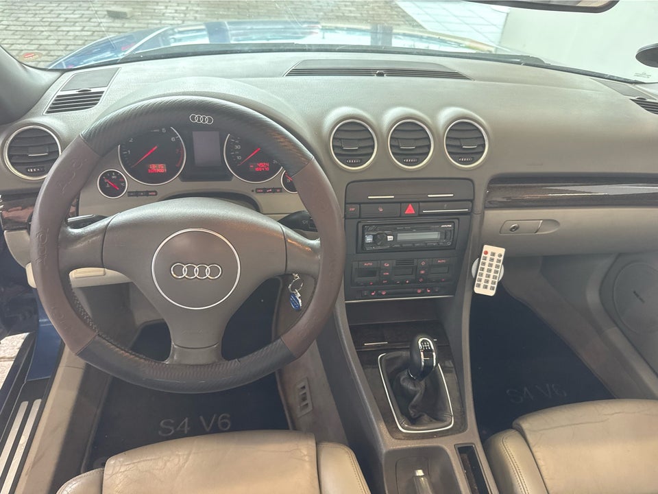 Audi A4 2,4 V6 Cabriolet 2d