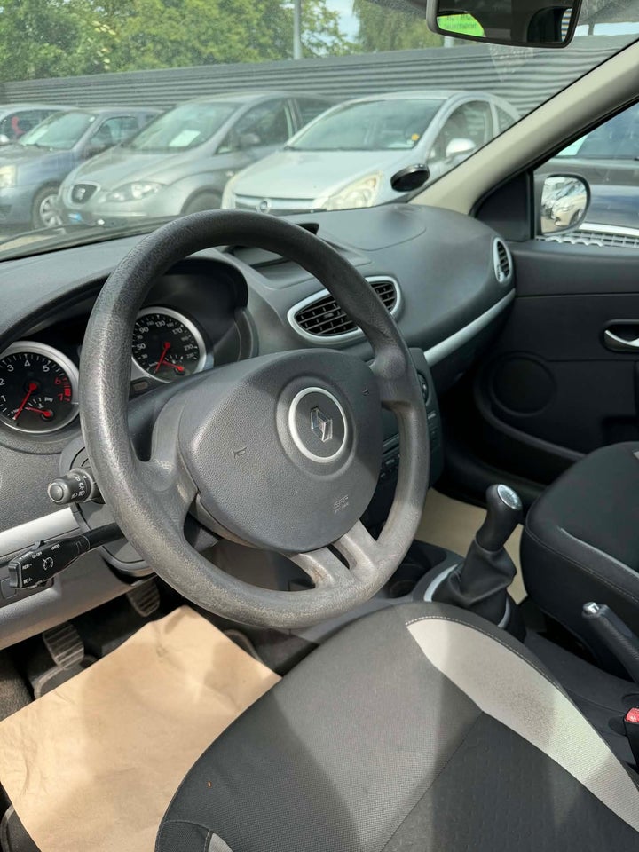 Renault Clio II 1,5 dCi 65 Storia 5d