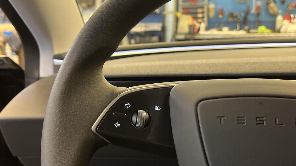 Tesla Model 3 RWD 4d