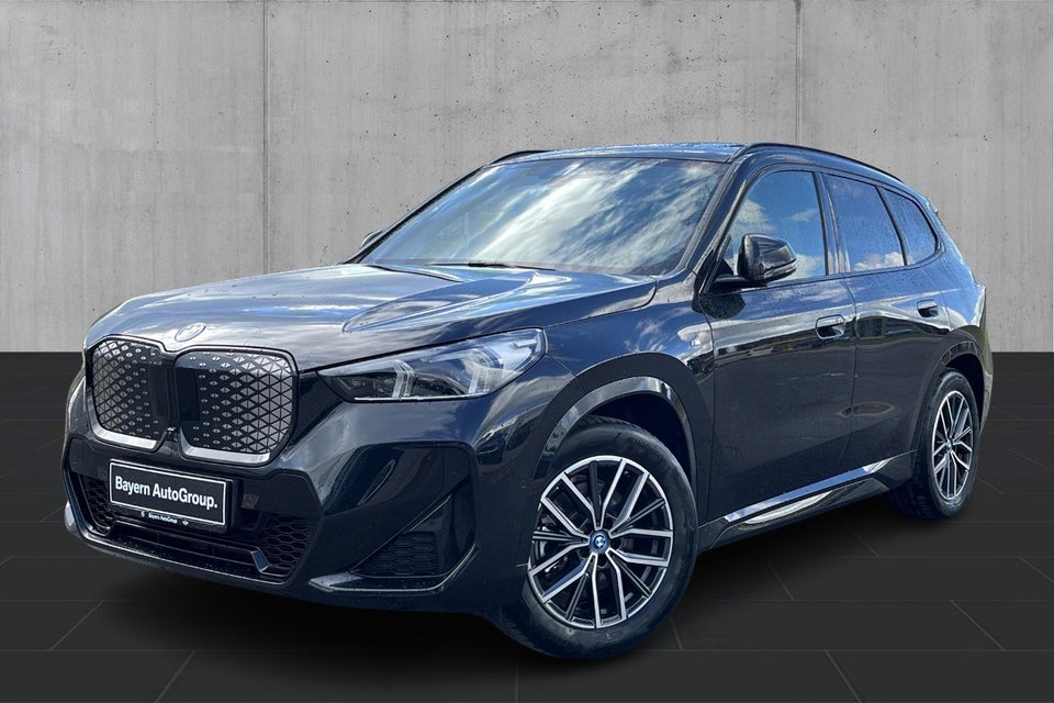 BMW iX1 xDrive30 Fully Charged M-Sport 5d