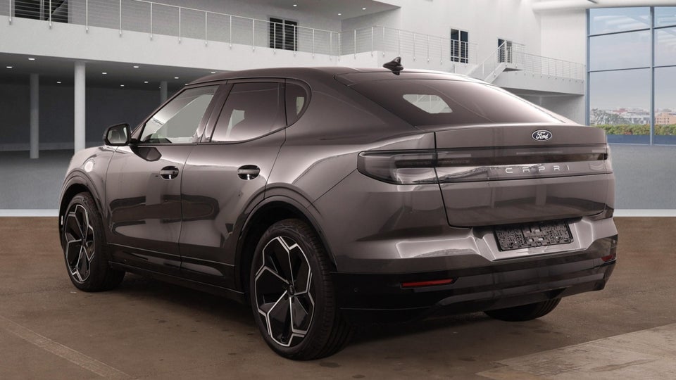 Ford Capri 77 Premium Extended Range 5d