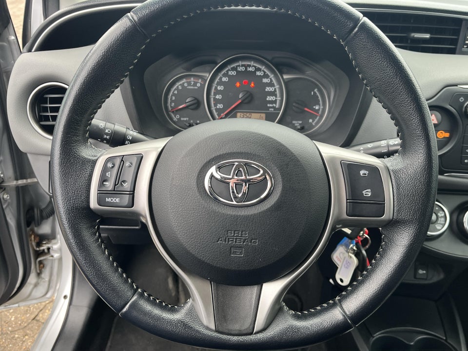 Toyota Yaris 1,0 VVT-i T2 5d