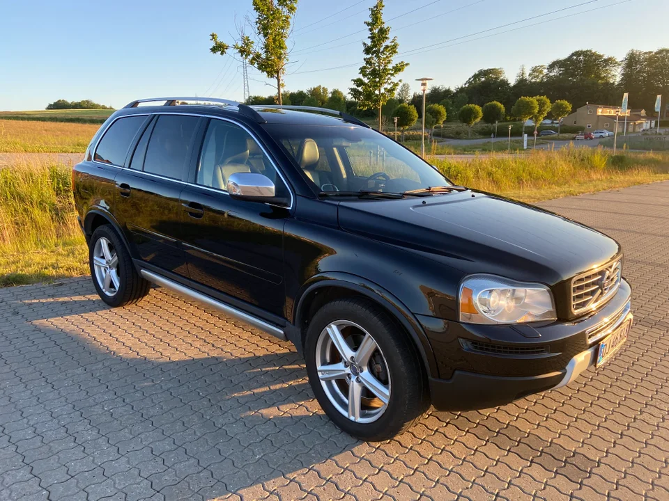 Volvo XC90 2,4 D5 200 R-Design aut. AWD 7prs 5d