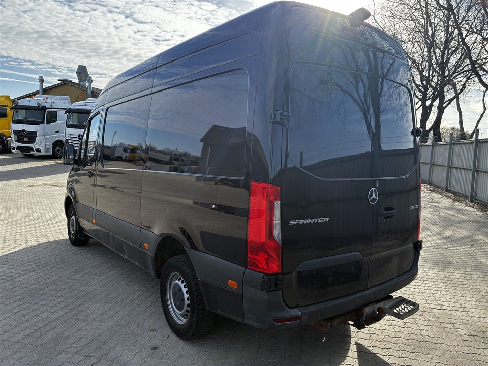 Mercedes Sprinter 319 3,0 CDi A2 Kassevogn aut. RWD