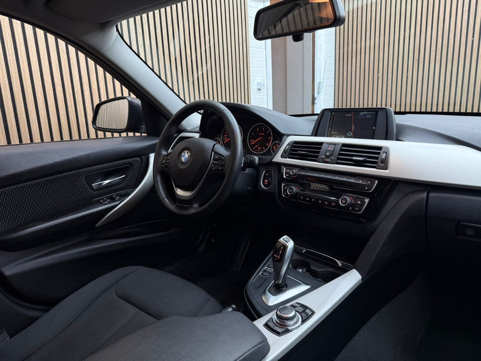 BMW 320d 2,0 Touring Advantage aut. 5d