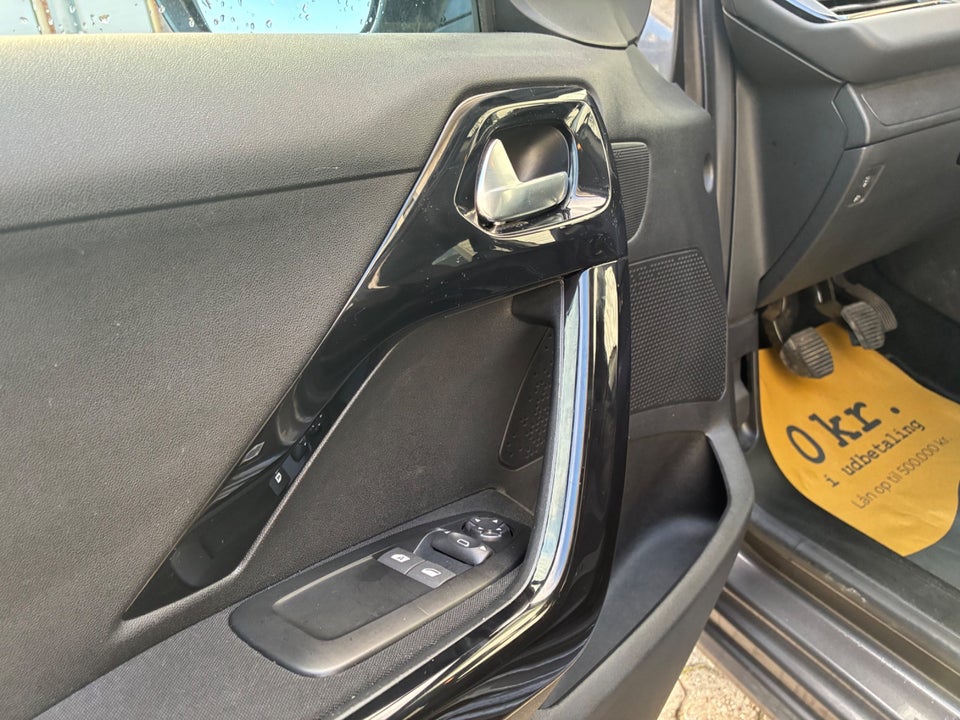 Peugeot 208 1,2 VTi 82 Strike 5d