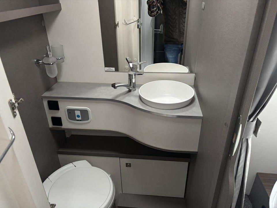 Etrusco I7400QB 2,3 MJT aut. 5d