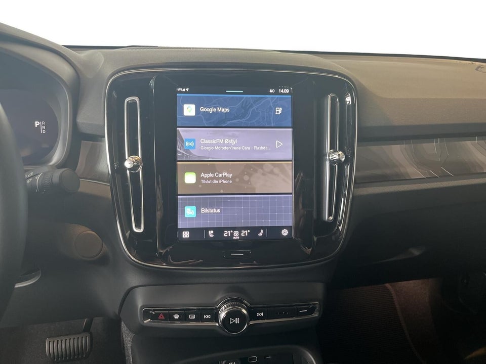 Volvo EC40 Extended Range Black Edition 5d