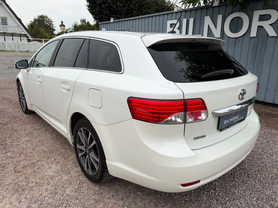 Toyota Avensis 1,8 VVT-i T2 Premium stc. 5d