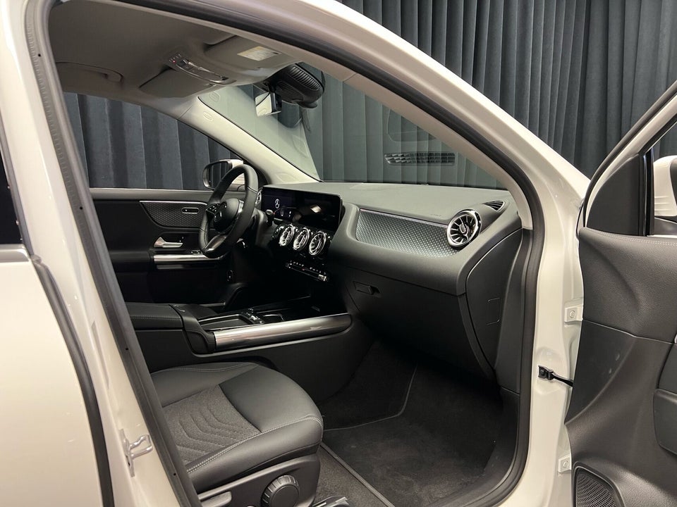 Mercedes EQA250+ Progressive Advance 5d