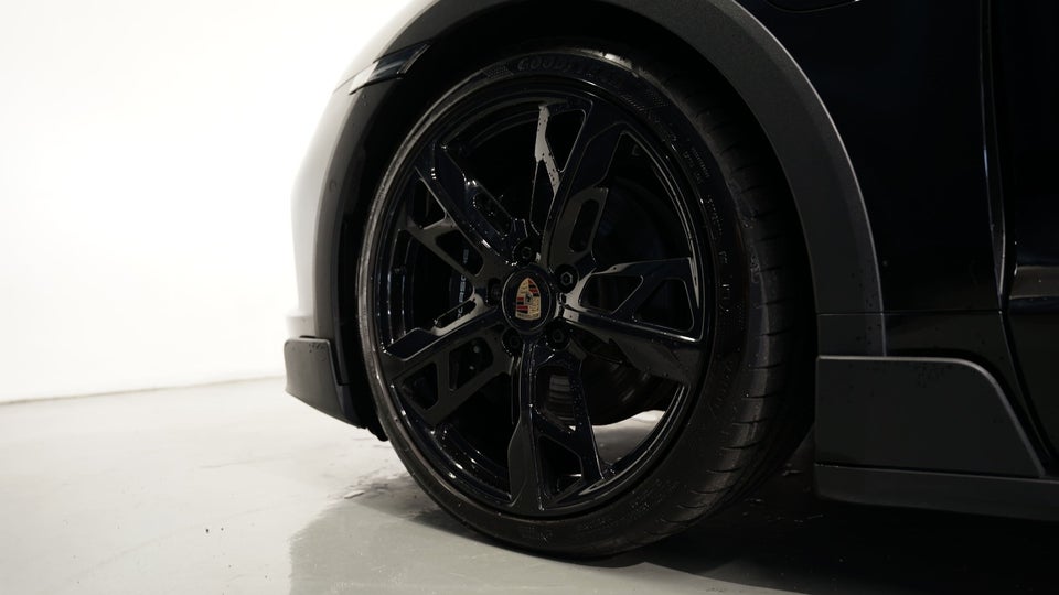 Porsche Taycan 4 Performance+ Cross Turismo 5d