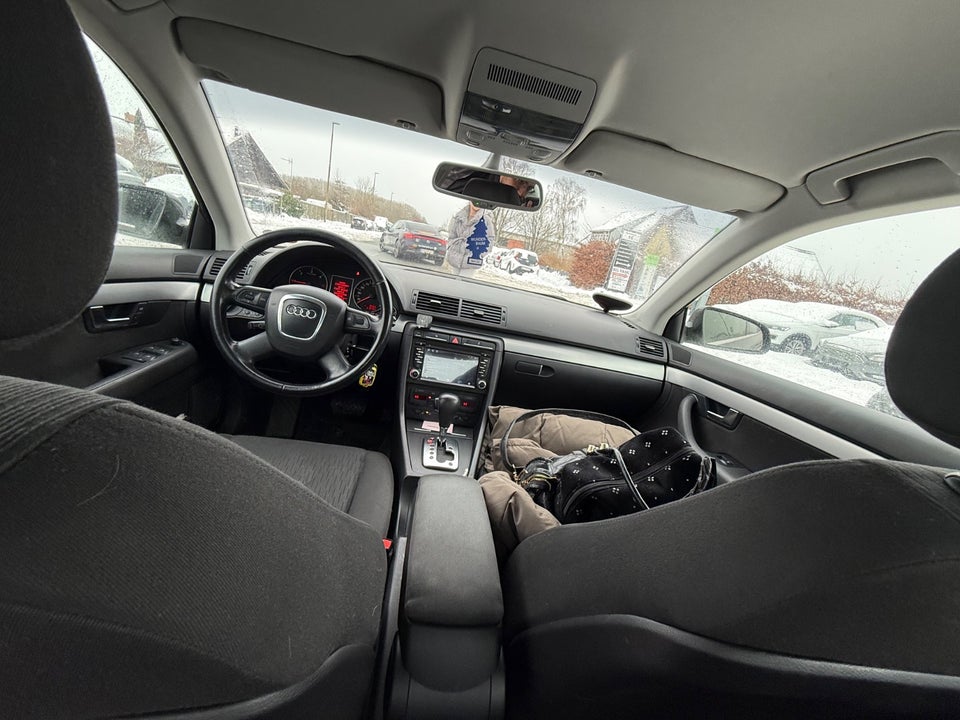 Audi A4 2,0 TDi 140 S-line Multitr. 4d