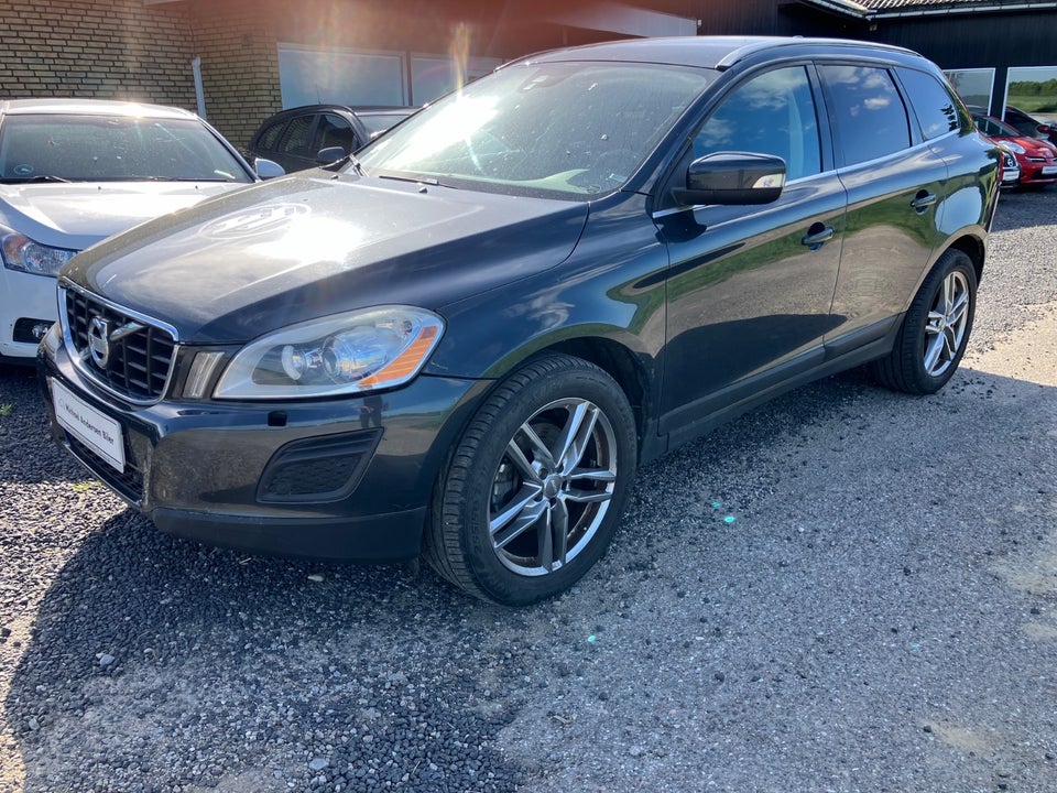 Volvo XC60 2,4 D5 215 Kinetic aut. AWD Van 5d