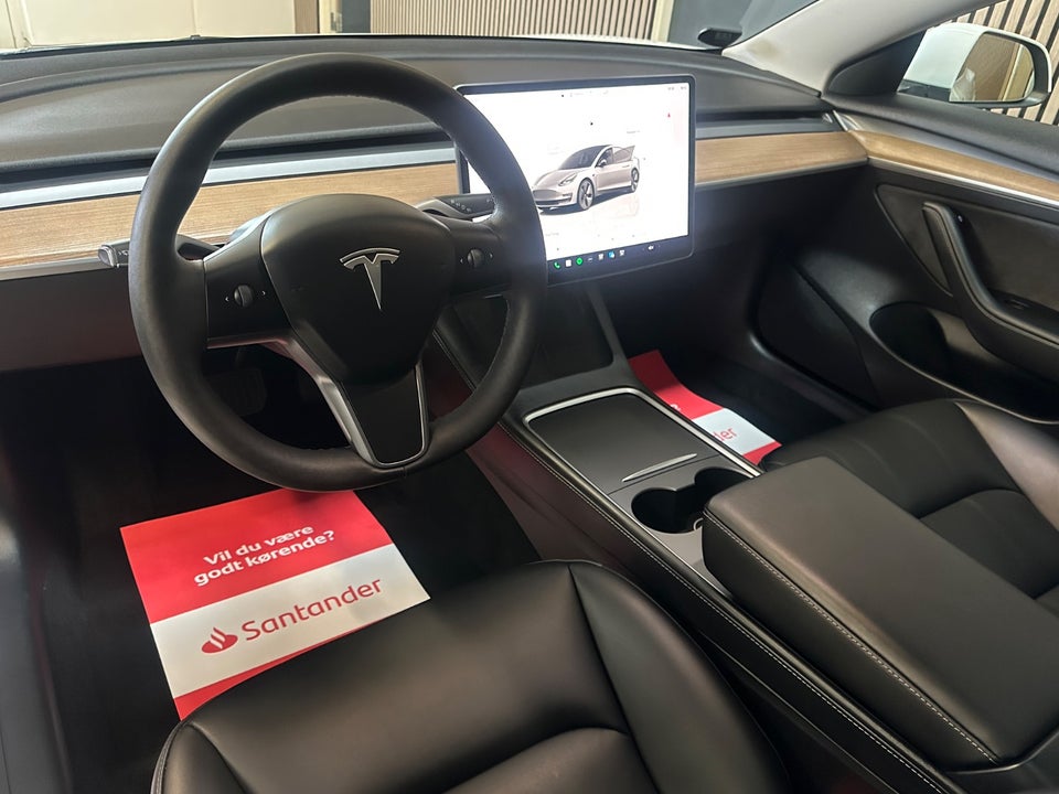 Tesla Model 3 RWD 4d