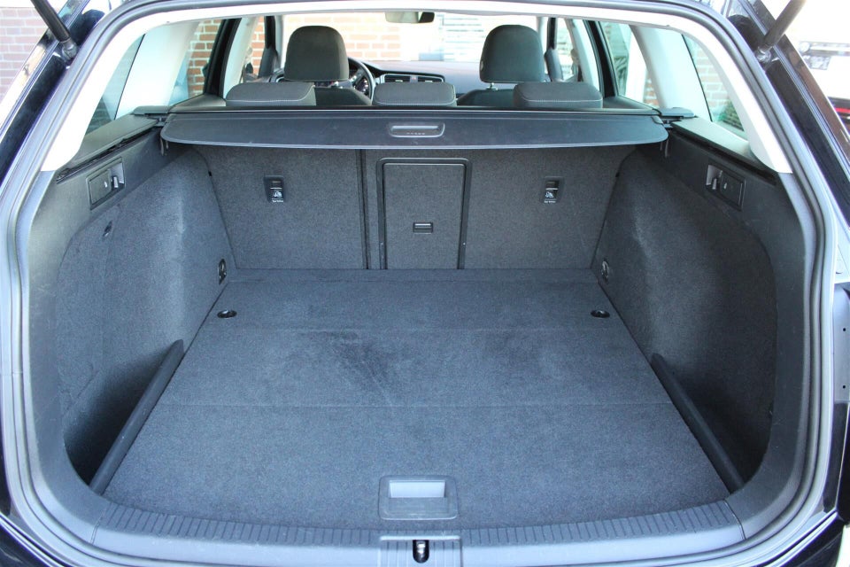 VW Golf VII 1,5 TSi 150 Highline Variant DSG 5d